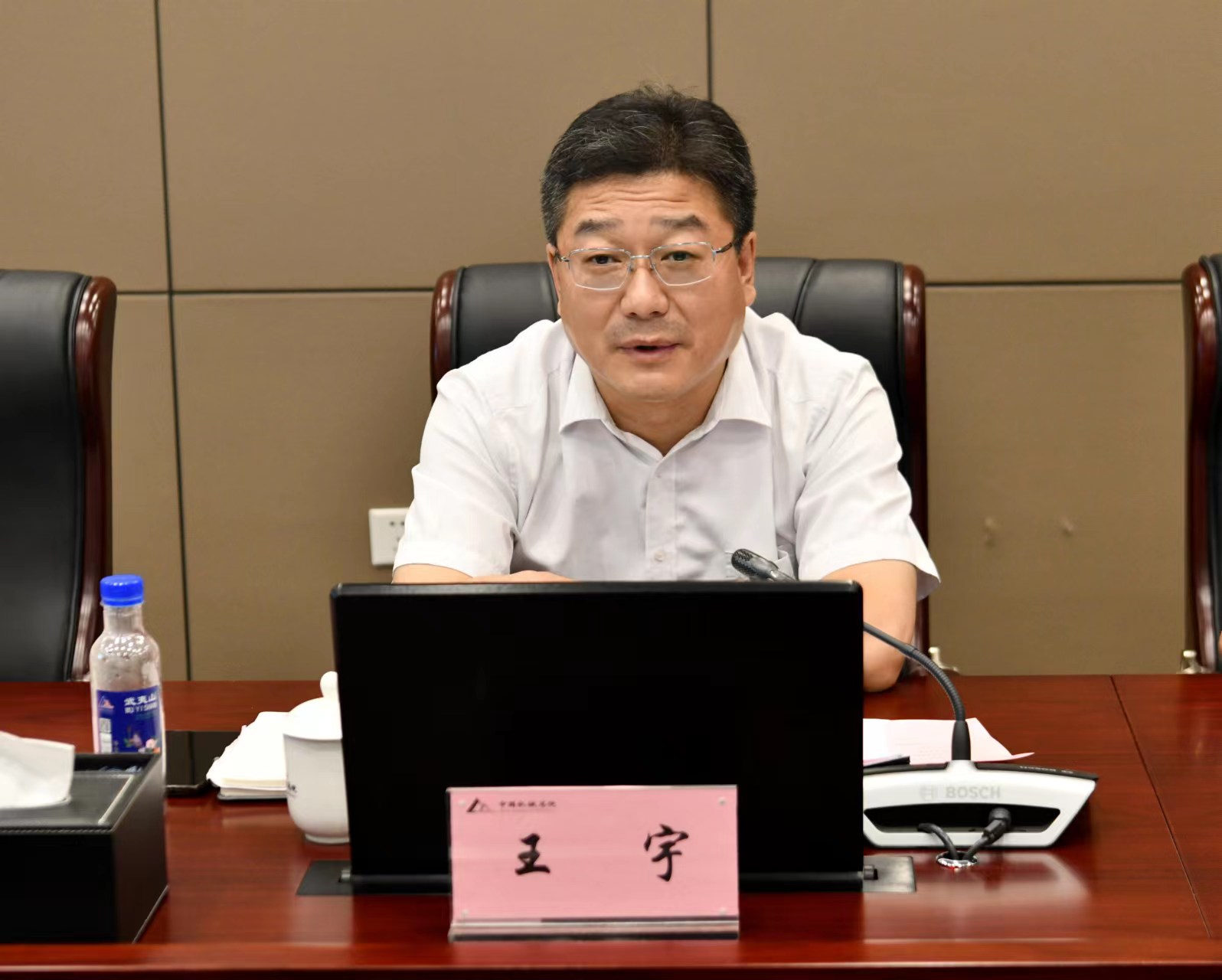 885369391.jpg 885369391.jpg